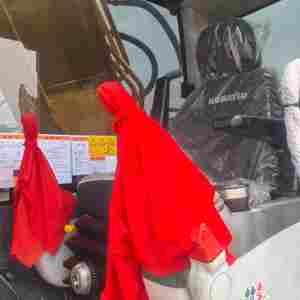 Excavatrice sur chenilles lourde Komatsu PC350 d'<span class=keywords><strong>occasion</strong></span> 35 tonnes PC400-8 PC400LC-8 PC300 PC350 PC400 à vendre – Excavatrice d'<span class=keywords><strong>occasion</strong></span> du Japon - Product Image 1