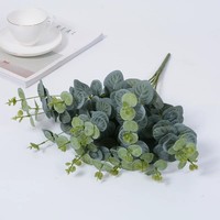 Pohon Eucalyptus Buatan DREA 4 Cabang 16 Semprotan Daun Hijau Cetak Sutra Buatan Tangan Dekorasi Dalam/Luar Ruangan