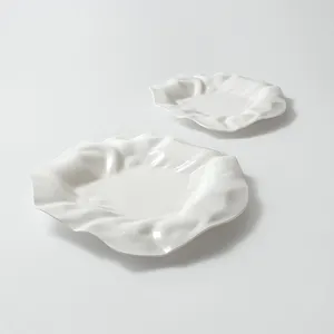 Kustom grosir desain baru kreatif pola batu tidak teratur putih Vajilla De porselen piring keramik bulat dangkal