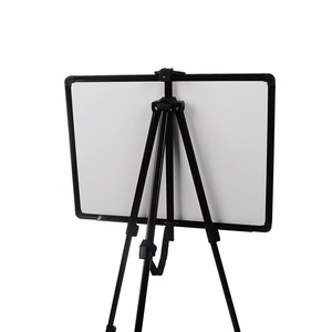 Lavagna Tattica per Allenatori di Calcio Tipo Staffa in PVC Verde/Nero con Diagrammi Dimostrativi Magnetici Cancellabili - Product Image 4