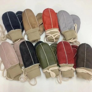 <span class=keywords><strong>Guanti</strong></span> per Bambini in <span class=keywords><strong>Lana</strong></span> e Pelle di Pecora con Logo Personalizzato, Caldi e di Alta Qualità per l'Inverno - Product Image 1