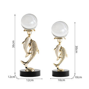 Tác phẩm điêu khắc cá bằng kim loại sang trọng sáng tạo để trang trí nội thất khách sạn và phòng, đồ trang trí nhà cửa, đồ trang trí bàn làm việc, quà tặng quả cầu pha lê - Product Image 3