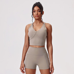 Conjunto de yoga de 2 piezas de nailon/spandex transpirable con cuello en V, cintura alta elástica y doble bolsillo, ideal para correr. - Product Image 3