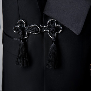 Abbigliamento formale <span class=keywords><strong>da</strong></span> <span class=keywords><strong>uomo</strong></span> <span class=keywords><strong>Casual</strong></span> <span class=keywords><strong>da</strong></span> <span class=keywords><strong>uomo</strong></span> in stile cinese con colletto a scialle per banchetti di nozze per cene taglie forti <span class=keywords><strong>da</strong></span> sposo - Product Image 6