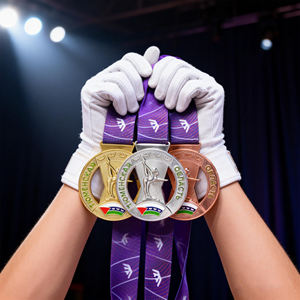 Logotipo personalizado en línea <span class=keywords><strong>de</strong></span> fabricante <span class=keywords><strong>de</strong></span> medallas y trofeos <span class=keywords><strong>de</strong></span> Guangzhou, medalla <span class=keywords><strong>de</strong></span> lucha <span class=keywords><strong>de</strong></span> plata antigua, oro, bronce para <span class=keywords><strong>la</strong></span> escuela - Product Image 2