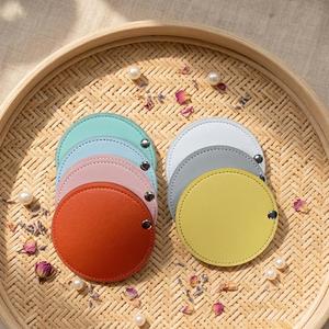 Miroir de maquillage portable rond en cuir PU, 7 couleurs - Cadeaux de bienvenue, prêt à être expédié, cadeau promotionnel original - Product Image 2