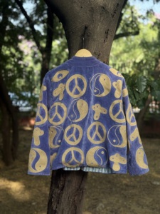 Chaqueta Boho Bordada a Mano con Terciopelo Azul y Diseño Suzani, Estilo Hippie con Yin Yang, para Otoño e Invierno, de Algodón Transpirable con Estampado Floral para Mujer - Product Image 4