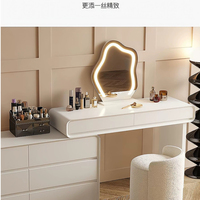 Ensemble coiffeuse combinée extensible avec commode à 6 tiroirs, miroir LED en forme de nuage irrégulier et plateau laqué pour maquillage