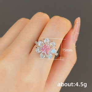 Anello quadrato da donna, design geometrico per l'uso quotidiano, accessorio per le mani semplice ed elegante - Product Image 4