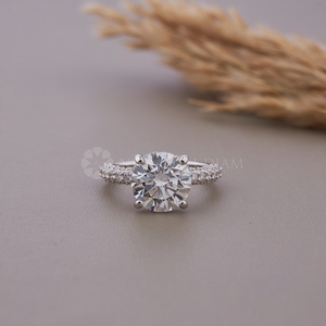 Bague en diamant de laboratoire taille ronde au design tendance, bijoux fins pour mariage et anniversaire, cadeau pour femme, provenant d'un fournisseur indien - Product Image 1