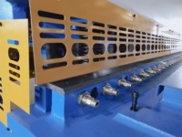 Machine à découper de type oscillant CNCColgar, dispositif de réglage manuel de l'écartement des lames, système CNC en option