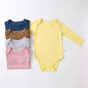 Combinaison à manches longues pour nouveau-né avec boutons pression, en bambou biologique doux et uni, barboteuse pour bébé, combinaison pour bébé garçon - Product Image 4