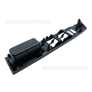 แผงสวิตช์ยกกระจก Toyota Vitz รุ่น 74231-52630-C0 ด้านหน้าขวา อะไหล่ทดแทนใหม่ - Product Image 3