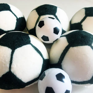 Bombes de bain effervescentes en forme de ballon de football pour enfants, de haute qualité, biologiques, spécialement conçues pour une expérience de bain relaxante - Product Image 2