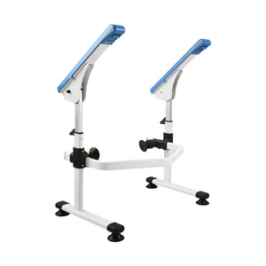 Barra de apoyo para inodoro, diseño moderno azul y blanco, con reposabrazos ajustables para la seguridad de personas mayores en el baño. - Product Image 3