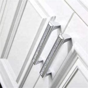 Manijas y Perillas Zamak MLP19 para Muebles, Herrajes para Gabinetes y Cajones, Tiradores de Lujo Europeos en Oro Brillante y Cristal Cromado - Product Image 4