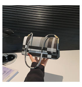 กระเป๋าเงินสตรีสายโซ่เหลี่ยมทันสมัยกระเป๋าสะพายไหล่รักแร้ดีไซน์หรูหราสำหรับ2024 - Product Image 2