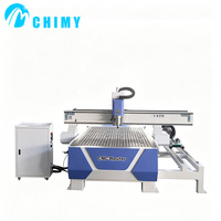 Machine de fraisage CNC à quatre axes 1325 pour le travail du bois, broche de refroidissement par eau 3,2 kW pour la sculpture sur bois en colonne