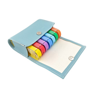 Organizador <span class=keywords><strong>de</strong></span> Pastillas <span class=keywords><strong>de</strong></span> Cuero con 28 Compartimentos, Estuche Semanal para Medicamentos, Portátil, Negro, Tipo Cartera - Product Image 5