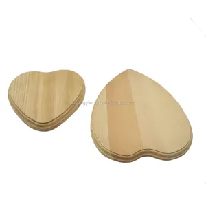2022 New China Original Designed Pine Wood Heart Shaped Wall Pendant For Decoration