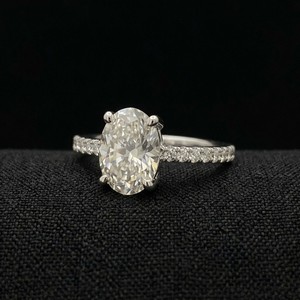 Anillo de Compromiso Alternativo de Platino con Diamantes, Acabado Pulido, Estilo Lujoso y Atemporal, 4g, Engaste de Puntas, Certificado IGI - Product Image 3