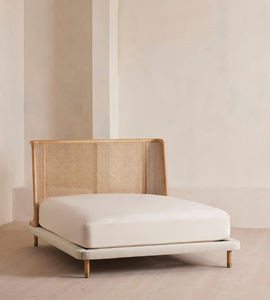 Кровать размера «king-size» из массива дерева с индивидуальным дизайном для спальни - Product Image 2