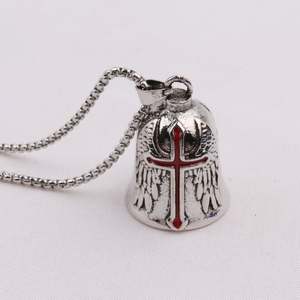 Novedad transfronteriza: Colgante de cruz vintage con efecto de aceite goteante, estilo punk para hombre, llavero de ángel con alas de plumas estilo locomotora - Product Image 4