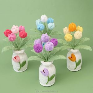 Plantes artificielles en pot, fleurs en fil crocheté faites à la main, tulipe au crochet en pot pour la décoration de la maison et les cadeaux de la Saint-Valentin - Product Image 1