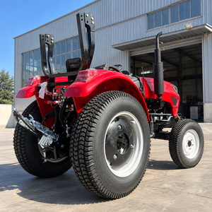 Tractor Agrícola Diésel de 50HP con Pulverizador de Barra y Esparcidor de Fertilizantes para Trabajos de Pulverización en Huertos de Olivas y Viñedos - Product Image 2