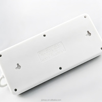 Stop Kontak Universal Multi-port Praktis dan Hemat Tempat dengan Warna Hijau Sederhana, Dilengkapi USB dan 1 Soket Ekstensi Kontrol untuk Meja