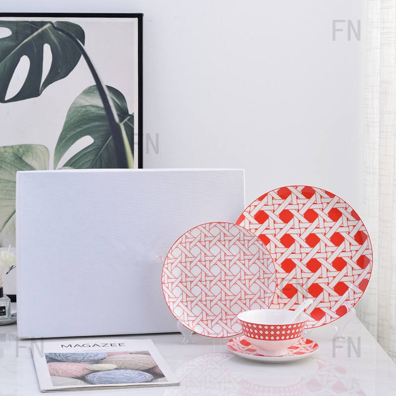 ชุดสีแดง 5 ชิ้น