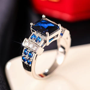 Bague Saphir Femme A004 Coupe Émeraude Géométrique en Alliage Sertie à Griffes Bijou de Fiançailles - Product Image 6