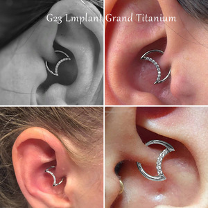Créoles en titane G23 en forme de croissant de lune sans soudure avec zircon cubique, hypoallergéniques, pour piercing Daith, Helix, cartilage, boucles d'oreilles clicker pour bijoux de piercing d'oreille - Product Image 4