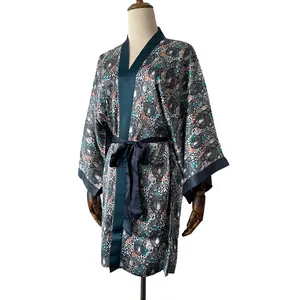कस्टम डिजाइन डिजिटल मुद्रित महिलाओं रेशम किमोनो शैली पोशाक महिलाओं लंबे बागे थोक