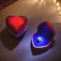Bijoux créatifs personnalisés en forme de coeur LED en velours Flip Cover Valentine's Day Mother's Day Ring Necklace Earrings Pendant Jewelry