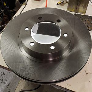 Vente en gros de pièces automobiles avant 338*28mm Rotor de frein à disque 4351260150 4351260190 4474230012 4534200100 4634210500 4351260150 pour - Product Image 5