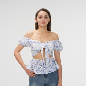 Chemises florales à volants personnalisées en gros, marque privée, best-seller, pour femmes, broderie ajourée, hauts en coton pour filles - Product Image 1