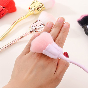 Pinceau à ongles design rose, poils en nylon doux, pinceau à dépoussiérer pour la manucure et les outils de maquillage de salon - Product Image 4