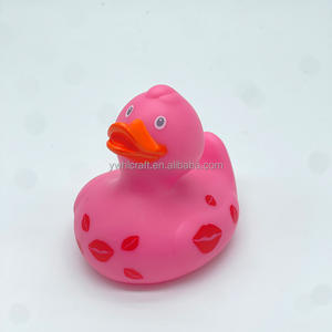 Canard de <span class=keywords><strong>bain</strong></span> en caoutchouc flottant HLC personnalisé avec logo, bleu et rose, pour bébé, cadeau promotionnel estival - Product Image 3
