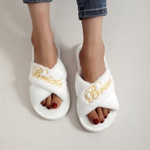J-331 Chaussons de Mariée Luxe pour Mariage, Décoration de Fête d'Enterrement de Vie de Jeune Fille, Cadeau de Bridal Shower, Accessoire pour Future Mariée - Product Image 1
