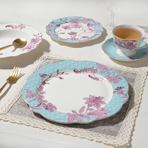 Juego de Vajilla de Porcelana <span class=keywords><strong>China</strong></span> con Diseño Floral de Lirios y Borde Dorado Moderno de 20 Piezas, Apto para Alimentos, para Oficina, Hogar, Regalo - Product Image 3
