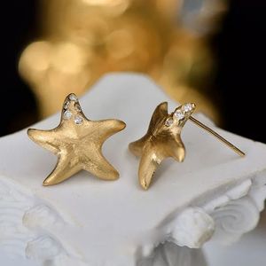 Pendientes Xinfly Hipoalergénicos Antideslustre de Oro Puro Genuino de 18kt AU750 con Diseño de Estrella de Mar y Diamantes, Acabado Mate Cepillado, Estilo Funky - Product Image 2