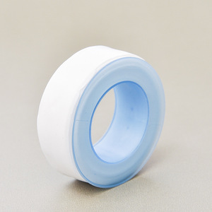 Ruban d'étanchéité PTF 9m x 15mm résistant aux produits chimiques pour l'étanchéité des tuyaux - Product Image 4