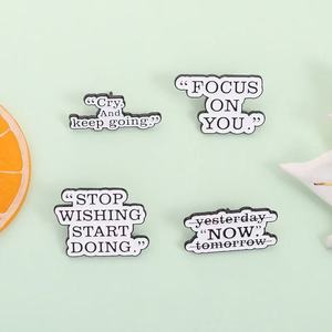 Spilla Minimalista con Frase Ispirazionale, Simpatica Spilla 'Just Do IT Brooch', Distintivo in Metallo, Accessorio di Moda Transfrontaliero - Product Image 2