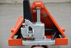 Nouveau transpalette hydraulique manuel <span class=keywords><strong>SYNGE</strong></span> 2000 kg, hauteur de levage 75 mm, roues en PU/Nylon, utilisation intérieure/extérieure, modèle de chariot élévateur Nn-pt01 - Product Image 6