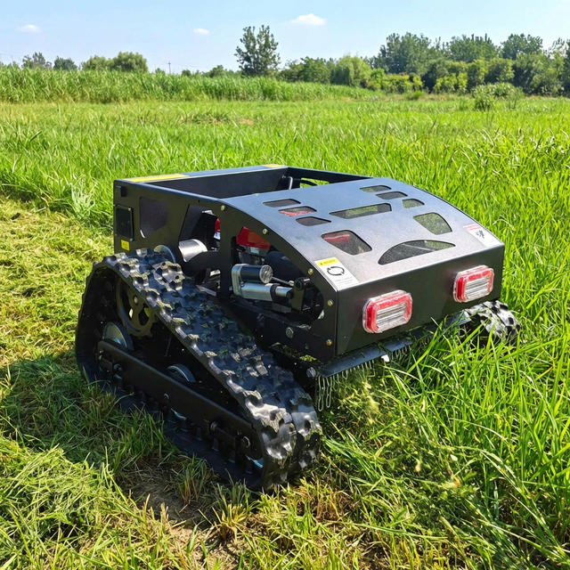 Slope Mower Remote Control 4 Wheel Drive Crawler Lawn Mower for Highway Embankment