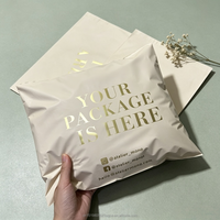 Sacs d'expédition en polyéthylène mat abricot de haute qualité avec logo personnalisé, imperméables et auto-adhésifs pour l'expédition et l'emballage de vêtements et de marchandises