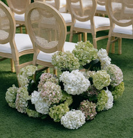 Kunstmatige bordeauxrode hortensia bloemstuk met groene bladeren, bloemloper voor evenementendecoratie