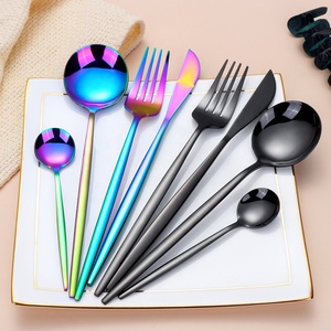 Ensemble de <span class=keywords><strong>couverts</strong></span> en acier inoxydable <span class=keywords><strong>24</strong></span> pièces doré, ensemble de <span class=keywords><strong>couverts</strong></span> de luxe portugais pour mariage, ensemble de <span class=keywords><strong>couverts</strong></span> noirs avec boîte cadeau <span class=keywords><strong>24</strong></span> pièces - Product Image 4