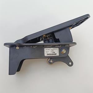 Pedal de acelerador Doosan D35S D40S D50S para control de aceleración de montacargas diésel, pieza A30151610 - Product Image 5